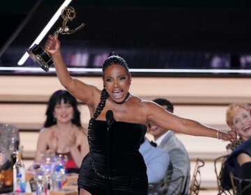 Sheryl Lee Ralph accepts the Emmy for outstanding supporting actress in a comedy series for 