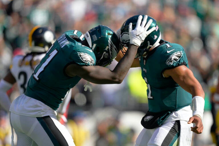 Hurts, Brown power unbeaten Eagles past Steelers 35-13 - WHYY