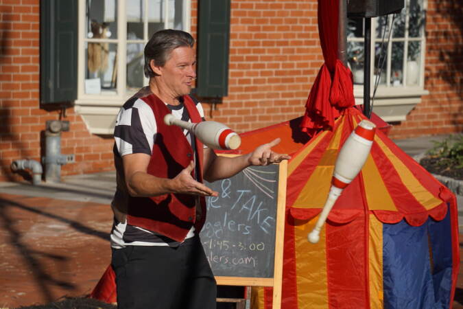 Eric Geoffrey of Give and Take Jugglers performs at Pumpkinfest. (Sam Searles/WHYY)