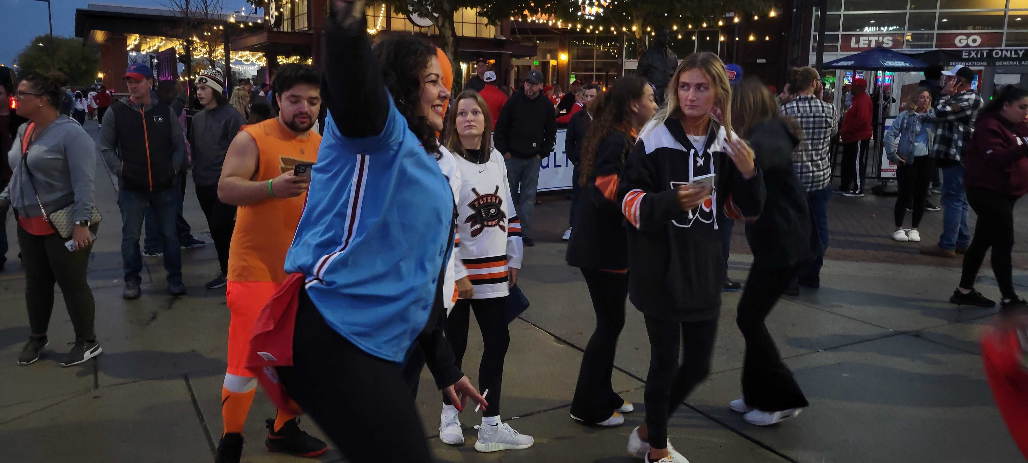 NLCS 2022: Philadelphia Phillies fans celebrate World Series berth with  party on Broad Street - 6abc Philadelphia