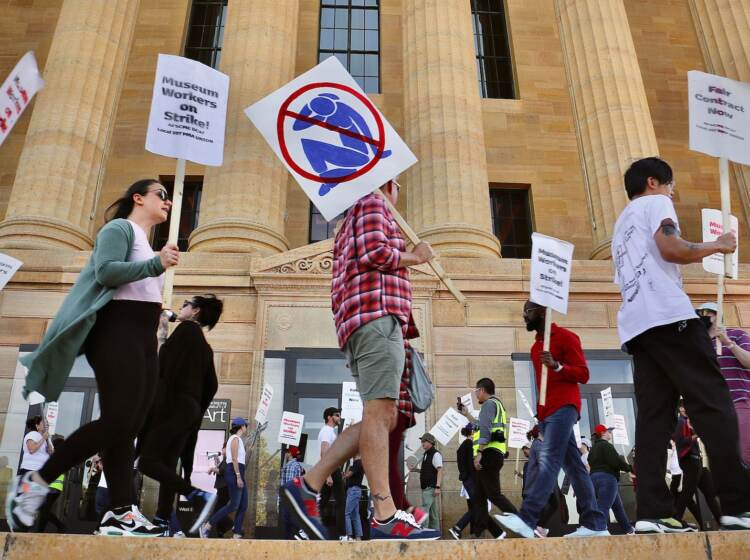 Union members picket outside the Philadelphia Museum of Art