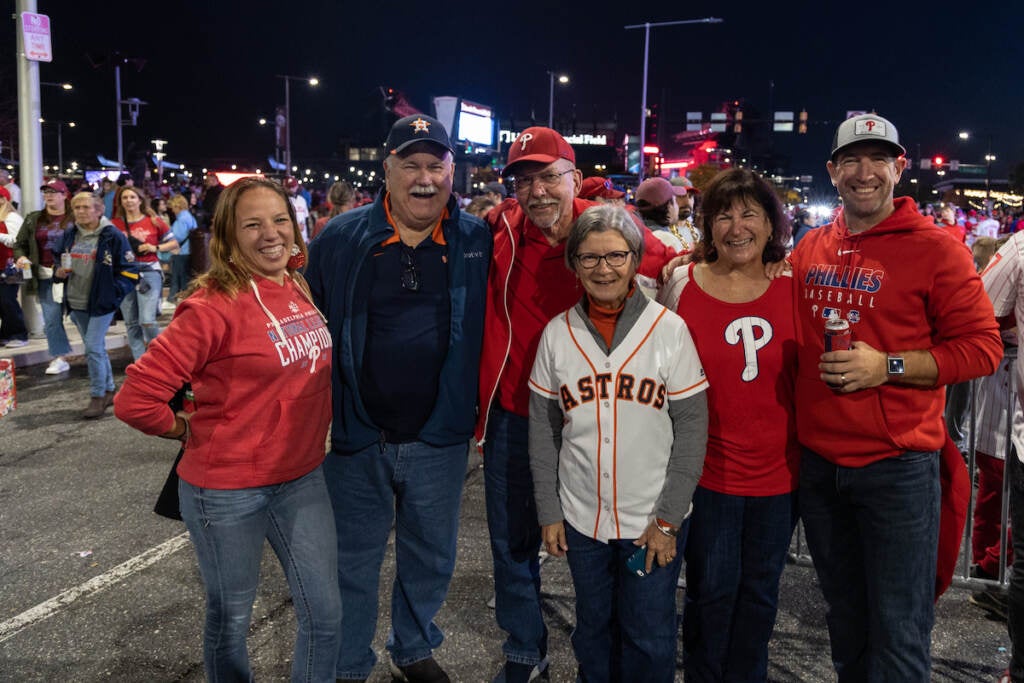 Rain or shine, Phillies fans head to Citizens Bank Park despite