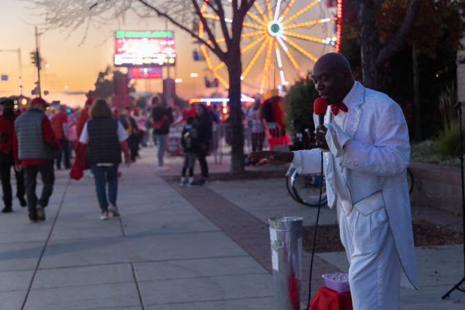 Lenny Hoops performs soul ballads for fans entering game 3 of the World Series at Citizens Bank Park on November 1, 2022. (Kimberly Paynter/WHYY)