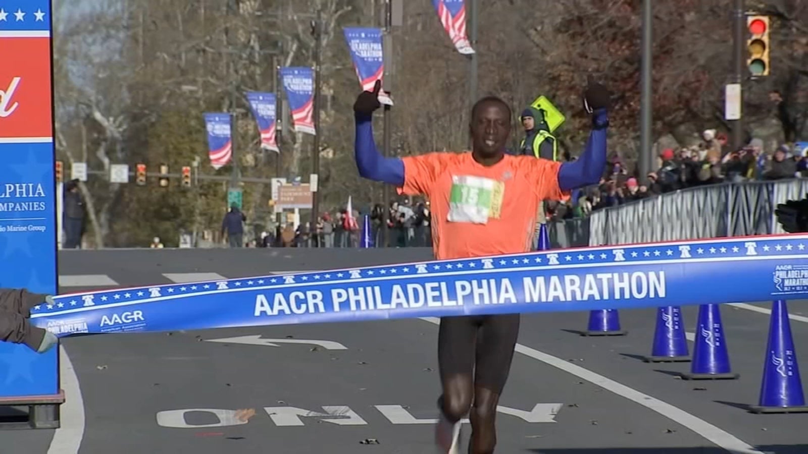 Runners brace the cold for the 2022 Philadelphia Marathon WHYY