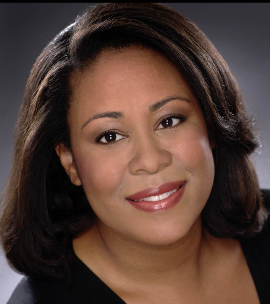 A headshot of Veronica Chapman-Smith smiling