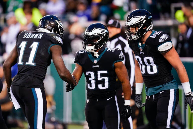 Hurts returns from injury, leads Eagles to No. 1 seed in NFC - WHYY