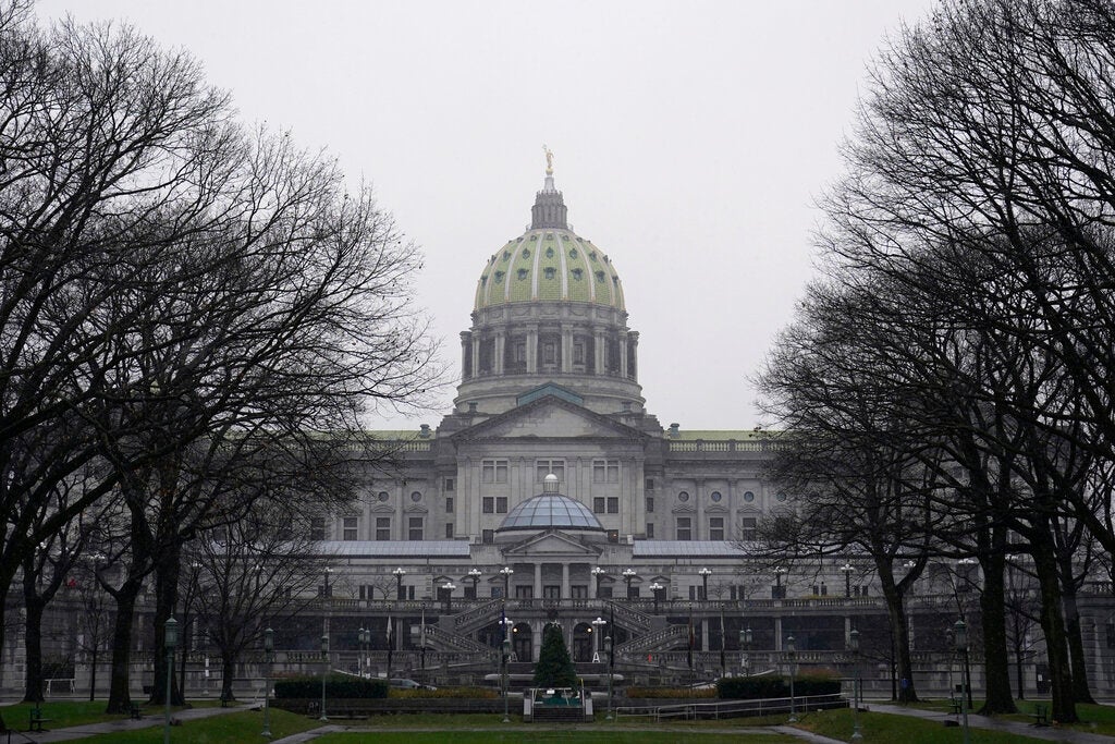 Proposal would keep Pennsylvania students enrolled amid district residency disputes