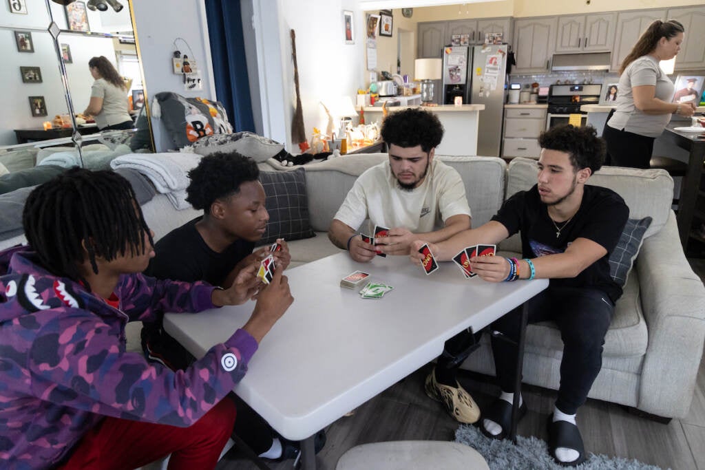 Teen mediation programs offer possible gun violence solution - WHYY