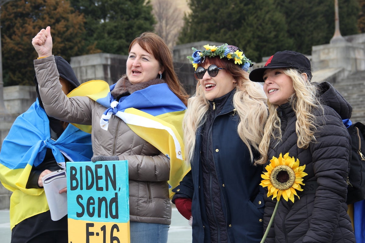 Lyuda Prybyslavskyy, Daniella Teplitsky, and Masha Zelen met up outside of the Philadelphia Museum of Art to march to Independence Hall