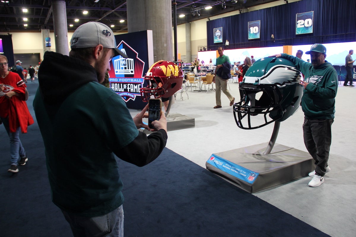 Eagles fans in Arizona hyped for Super Bowl LVII - WHYY