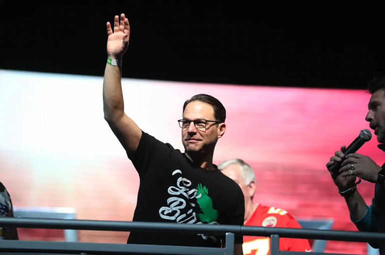 Josh Shapiro waving to the crowd