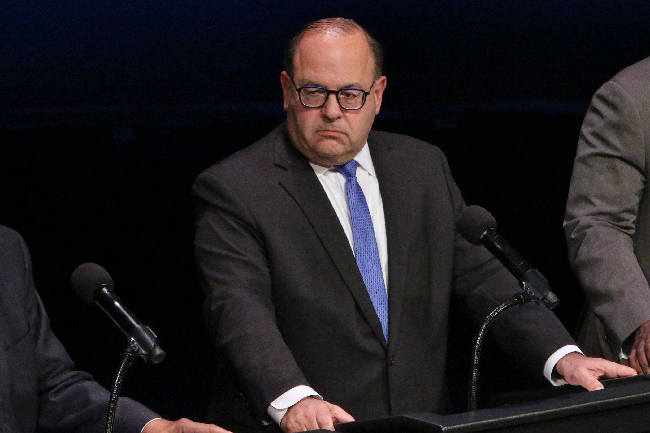 Mayoral candidate Allan Domb answers a question during a forum on the performing arts and cultural economy at the Kimmel Center. (Emma Lee/WHYY)