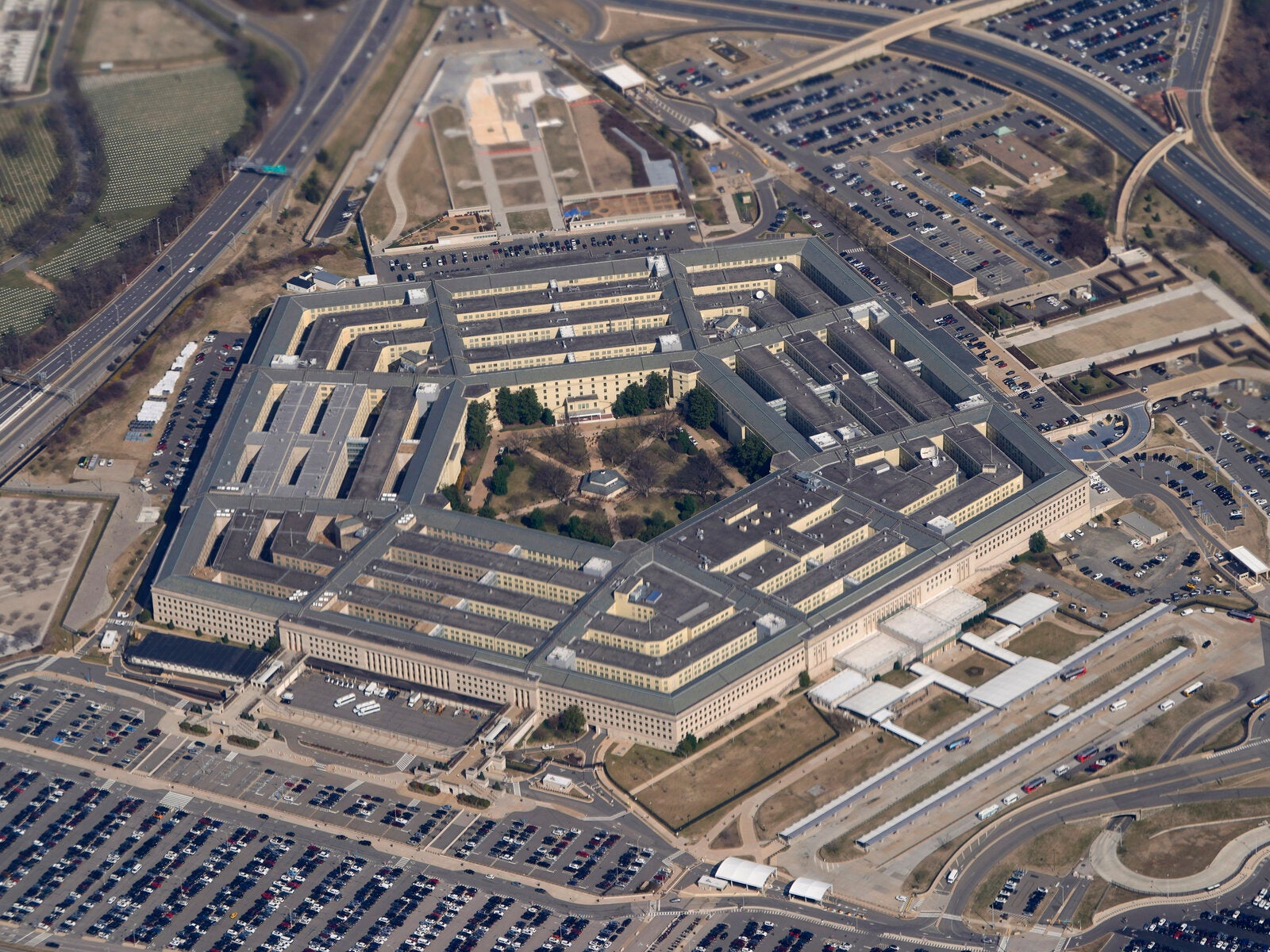 US arrests suspect behind leak of Pentagon documents