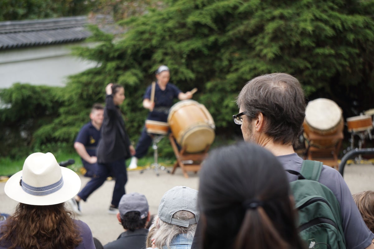 Casual Fifth combines taiko and dance