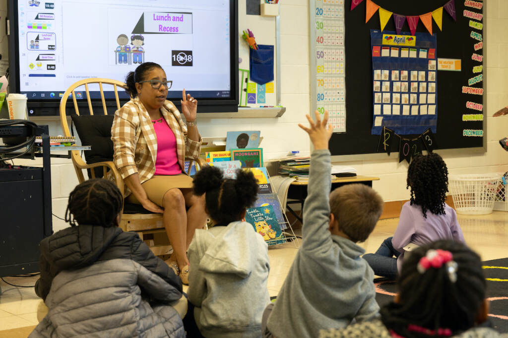 Nicole Miller teaching a kindergarten class