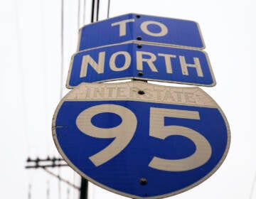 Interstate 95 sign near an elevated section
