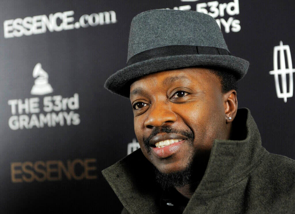 Anthony Hamilton poses for a photo