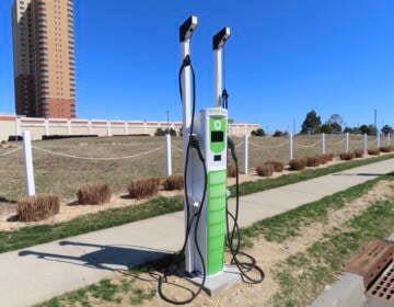 Electric vehicle docking station