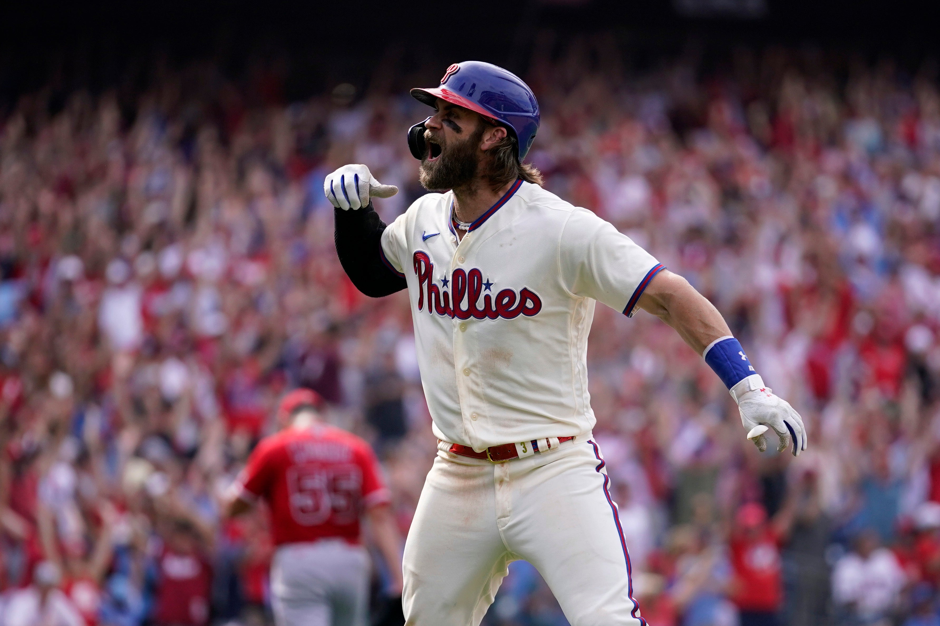 Bryce Harper hits 300th homer, going deep against the Los Angeles ...