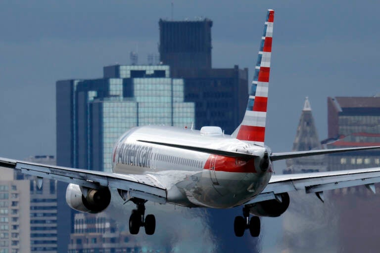 An American Airlines plane