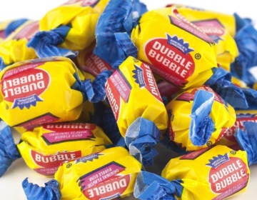 Images of Dubble Bubble gum in wrappers