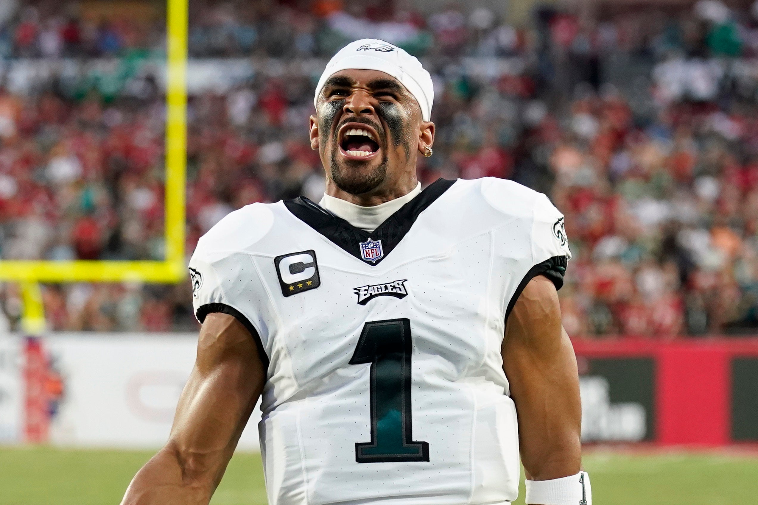Jalen Hurts throws for TD, runs for another as Eagles thump Buccaneers  25-11 to remain unbeaten - WHYY