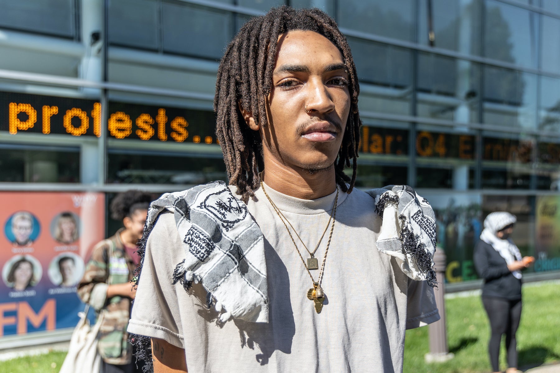 Indigo Jordan at the rally in front of WHYY studios