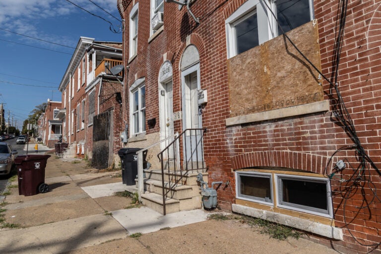 Rowhomes in Wilmington on a sunny day