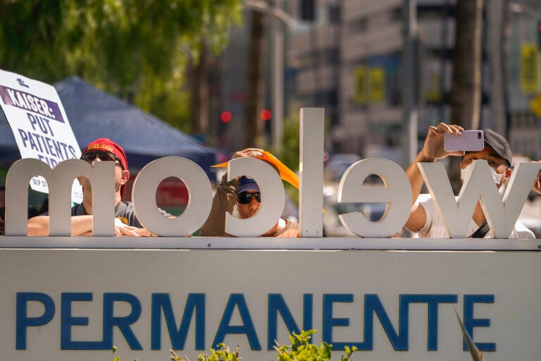 Kaiser Permanente reaches a tentative deal with health care worker