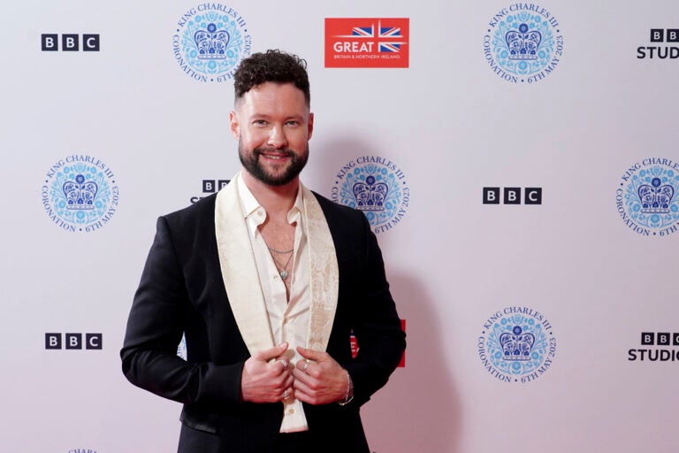 Dancing On My Own' singer Calum Scott says he'll perform for Phillies if  they win the World Series - WHYY