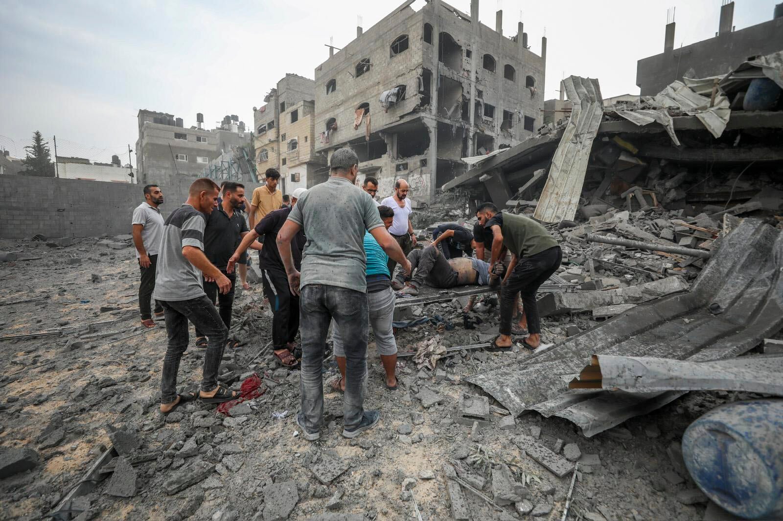 Israel-Hamas war: Gaza demolishes ahead of blackout - WHYY
