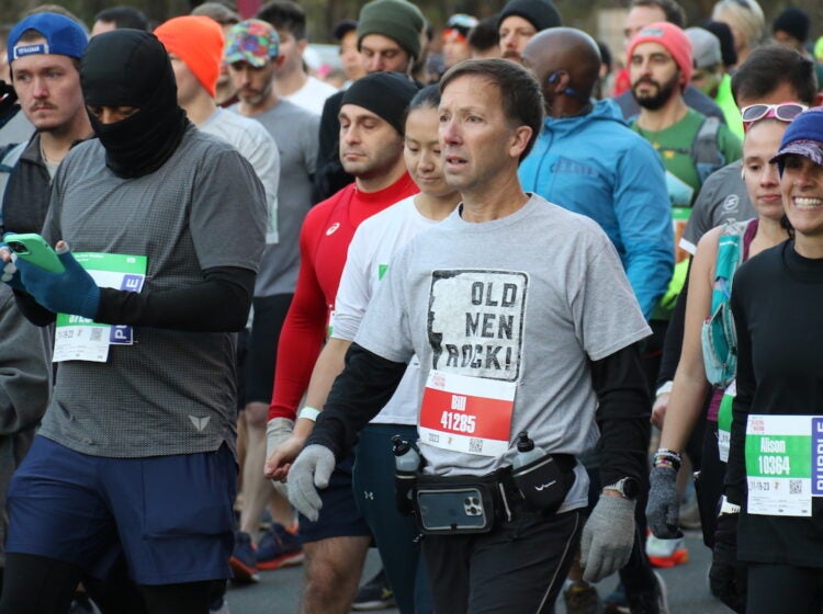 The 30th AACR Philadelphia Marathon saw thousands of people pack the Benjamin Franklin Parkway on Sunday to pursue the 26.2 mile journey in front of them.