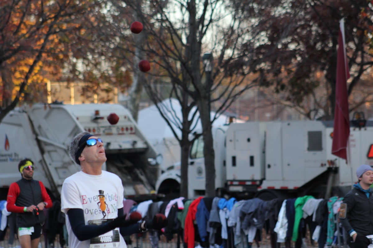 Others decided to juggle past the competition during the AACR Philadelphia Marathon.