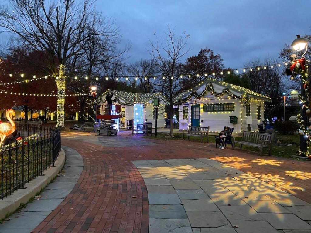Franklin Square's holiday light display