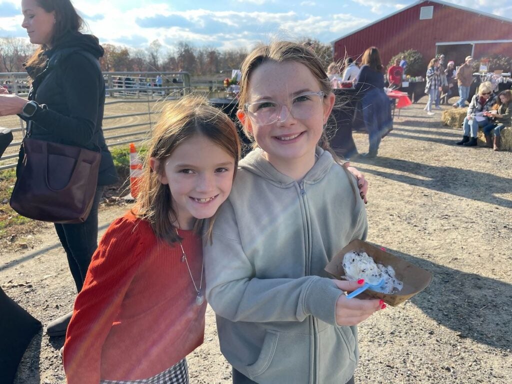 Seven-year-old Lainey and her 8-year-old cousin Tess