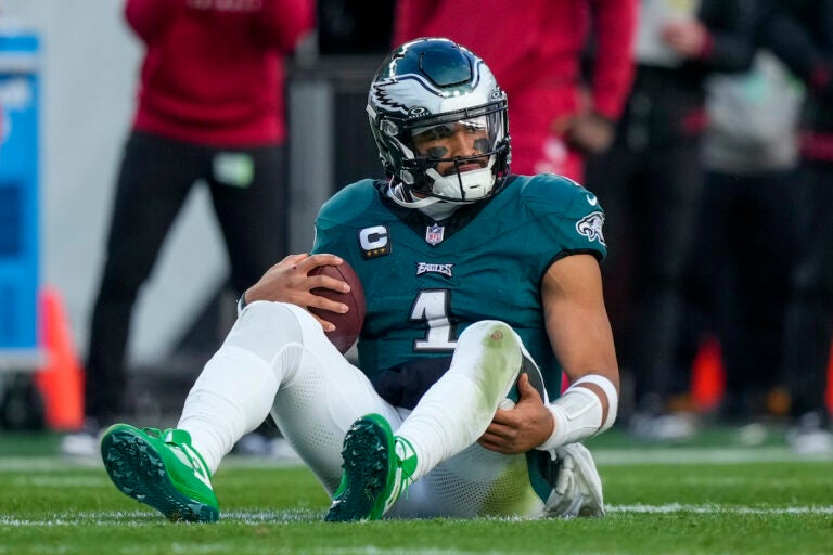 Eagles' playoff path disrupted after Kyler Murray throws 3 TD passes in Cardinals rally - WHYY