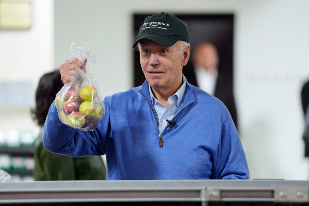 Joe Biden working at the food bank