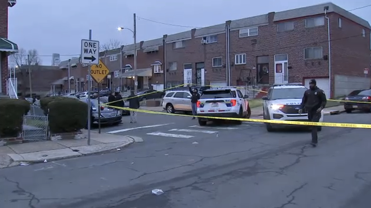 Philly police shooting: Officer shot in hand while serving warrant - WHYY