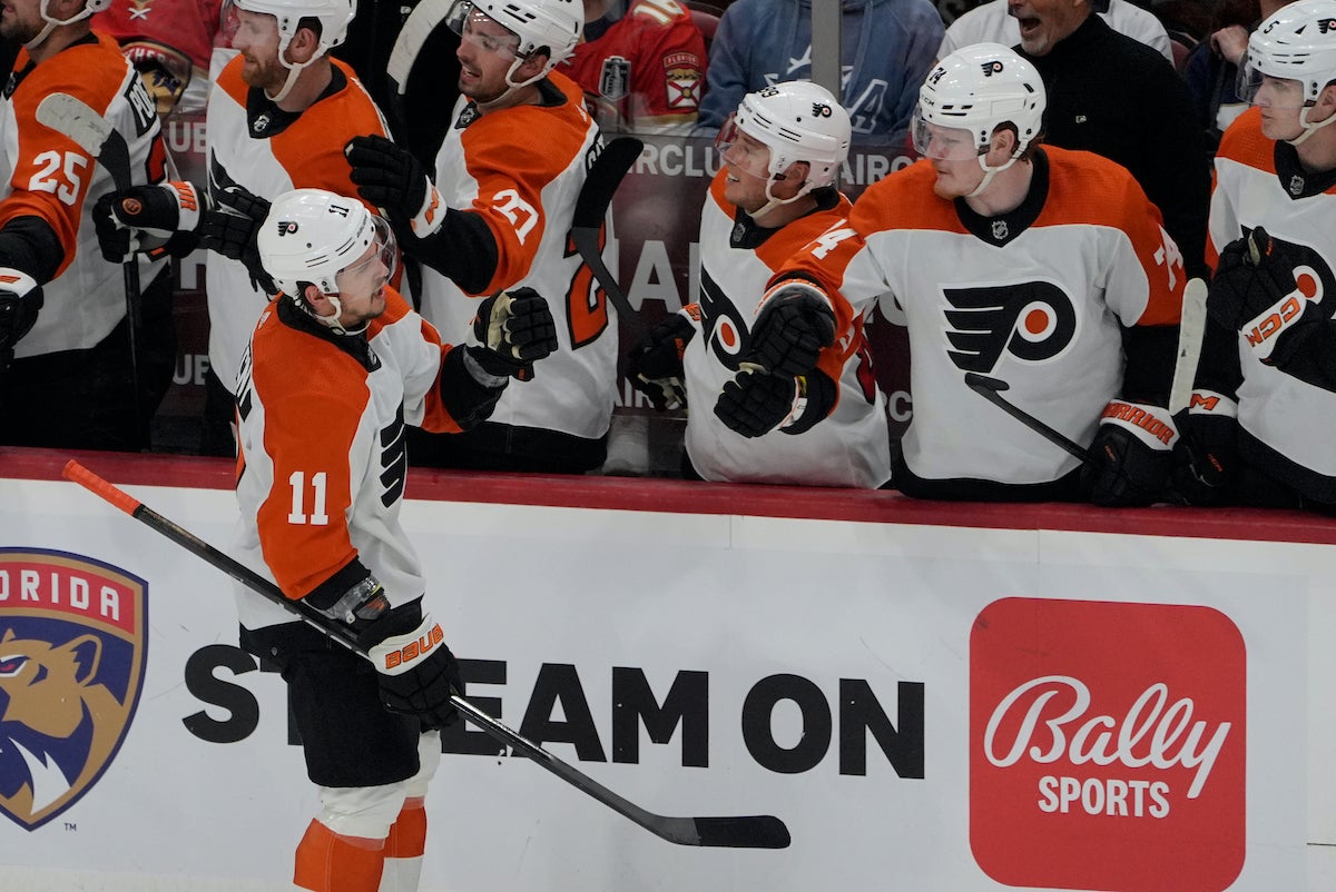 Philadelphia Flyers top Florida Panthers 2-1, snap 5-game losing streak -  WHYY