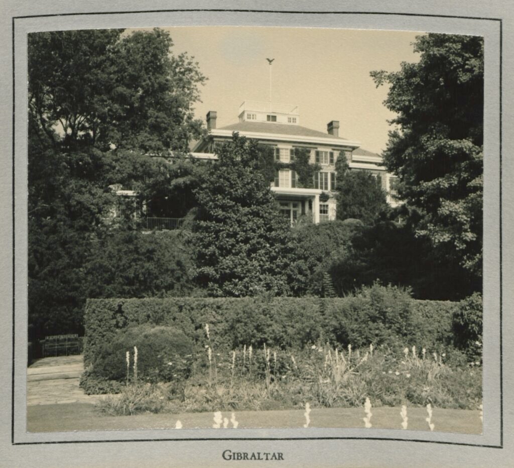 Vintage photo of the mansion and its grounds