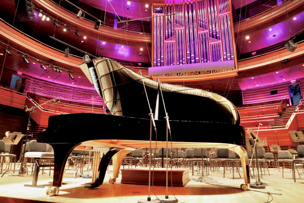 A Maene-Viñoly concert grand piano onstage at the Verizon Center