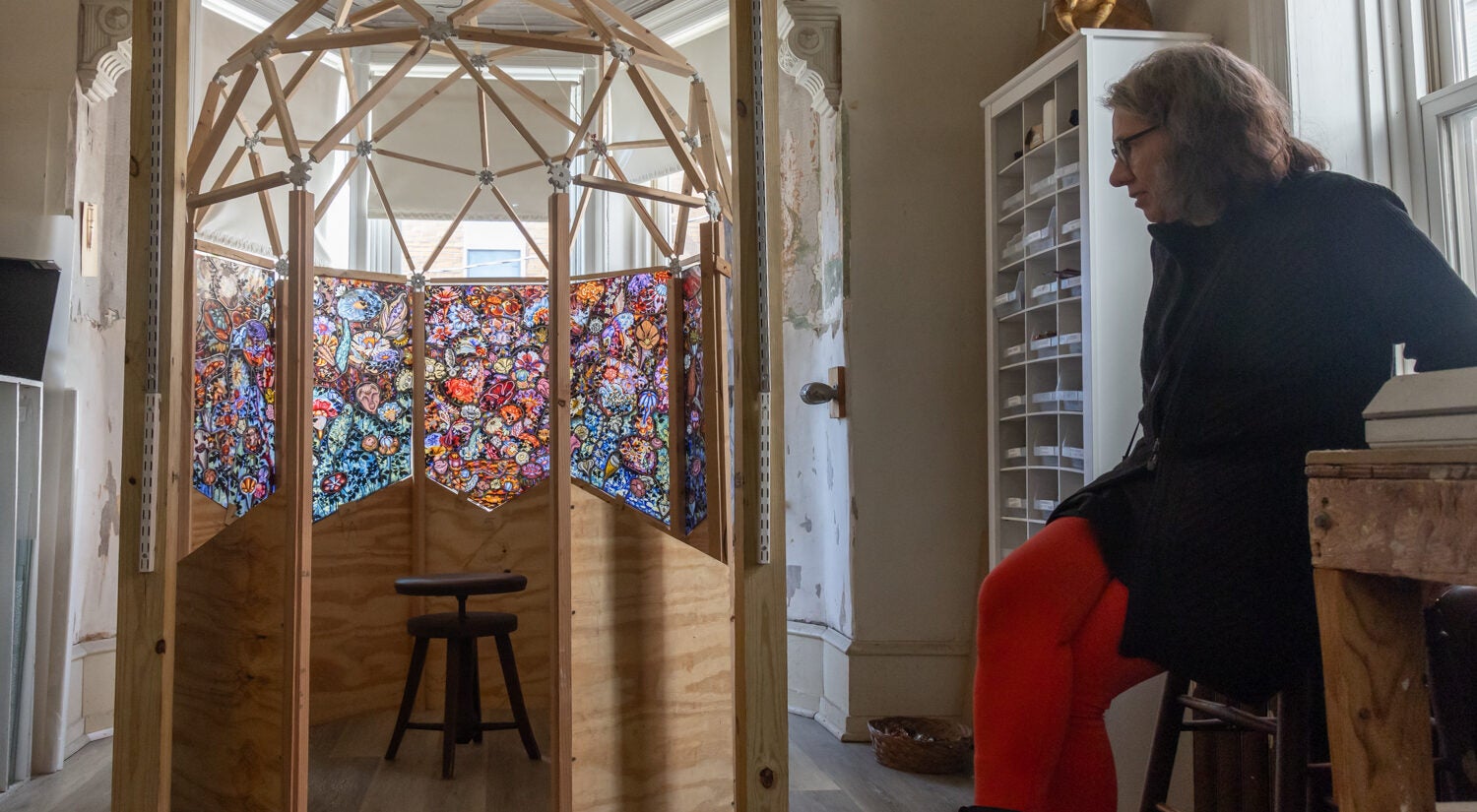 Judith Schaechter and her biophilic dome