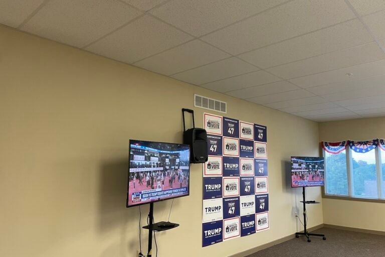 Debate watch party