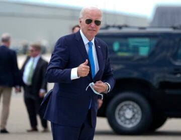 Joe Biden about to get on Air Force One gives a thumbs up