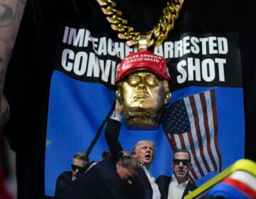 Trump t shirt and necklace