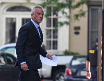 RFK Jr. walking into the courthouse.