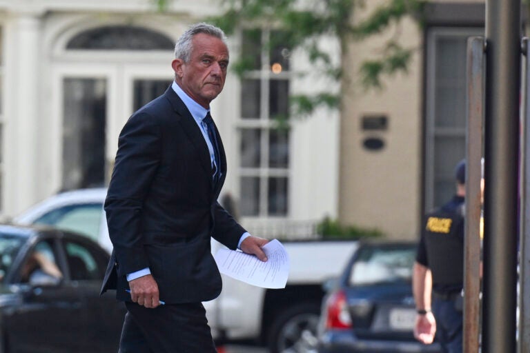 RFK Jr. walking into the courthouse.