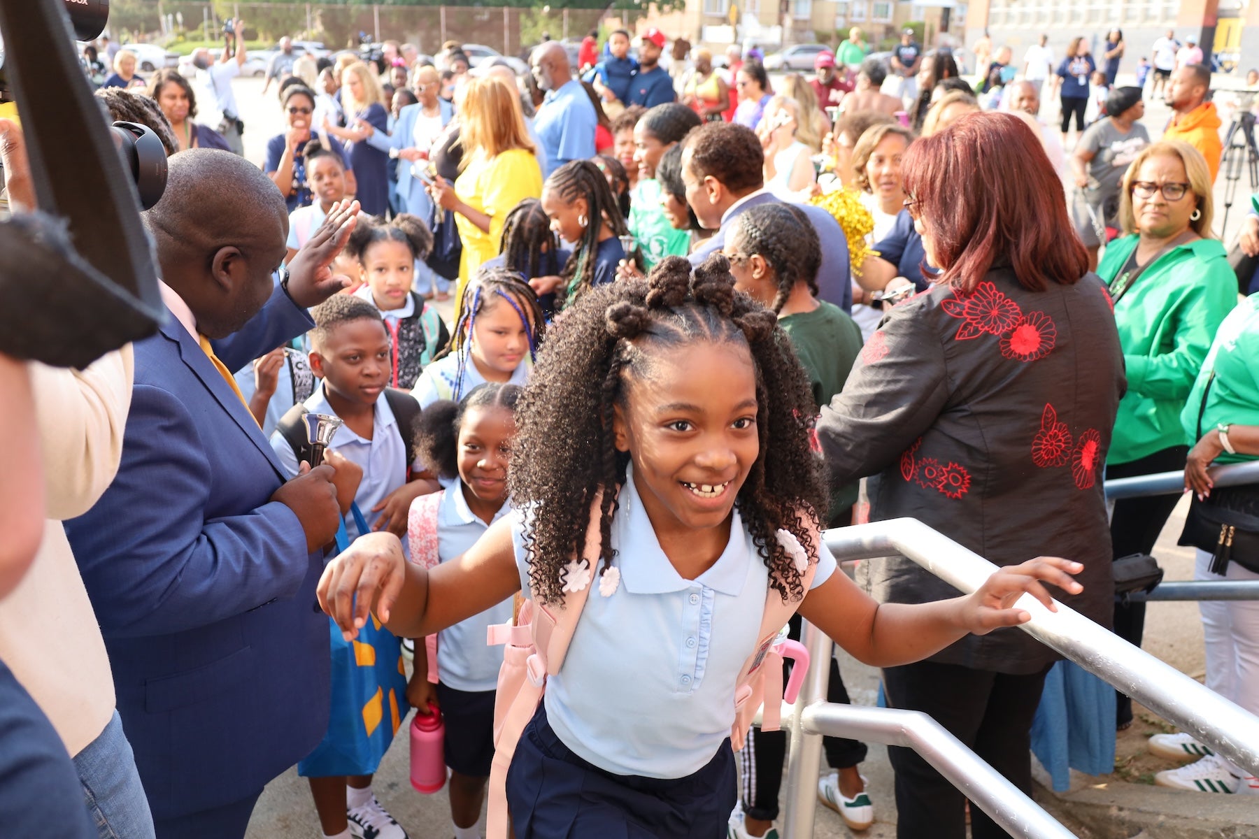 Philadelphia Mayor Welcomes Students on First Day of School