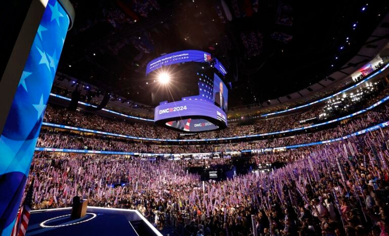 DNC attendees wave 