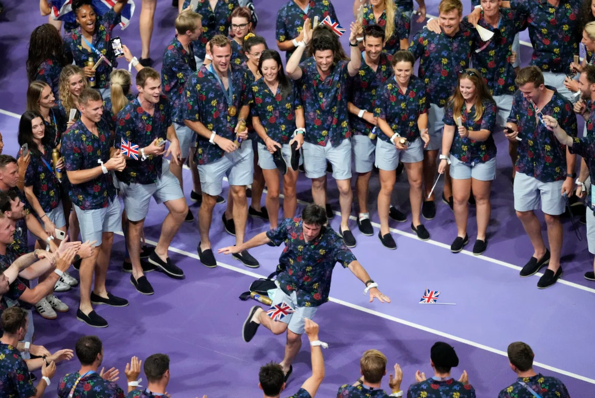 British athletes react during the closing ceremony on Sunday.